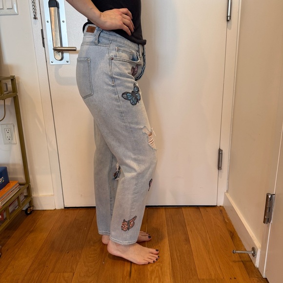 Vintage RSQ Light Blue Distressed Butterfly Boyfriend Jeans - Picture 5 of 7